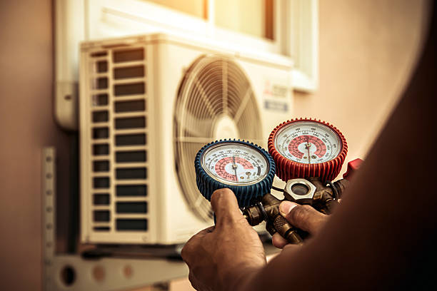 Professional Hvac technician working in Walnut, CA